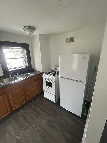 9 Hawthorne St #2 Photo 1
