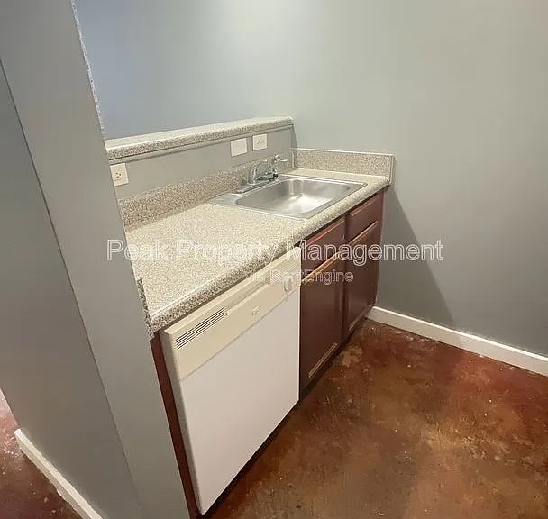 1510 W Broad St — Photo 19