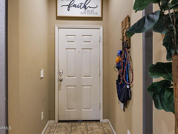 4th image of 771 W FAIRLANE Court