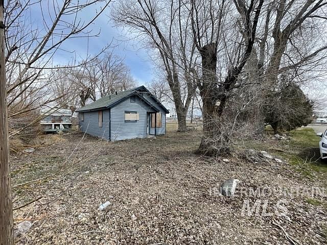 2nd image of 801 Oriental Ave