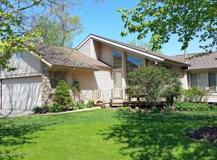 7933 Ashbrook Dr, Haslett, MI 48840