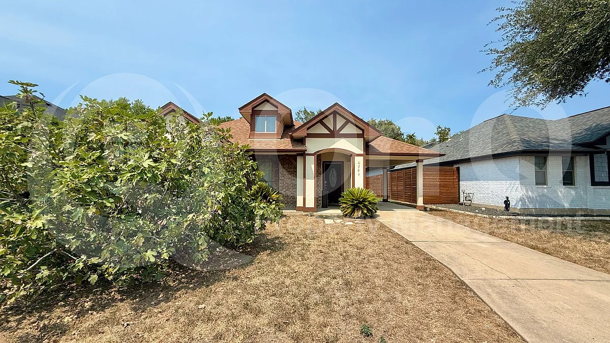 4 bed, 2.0 bath, 1699 sqft, $2,495 — Photo 1