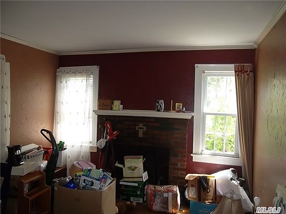 4th image of 150 Cherry Ave
