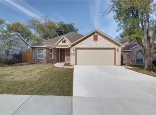 8116 Gibbs Dr, White Settlement, TX 76108