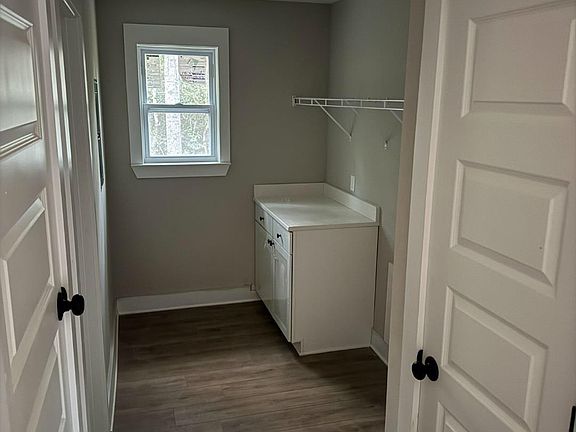 5th image of 1056 Barth Rd