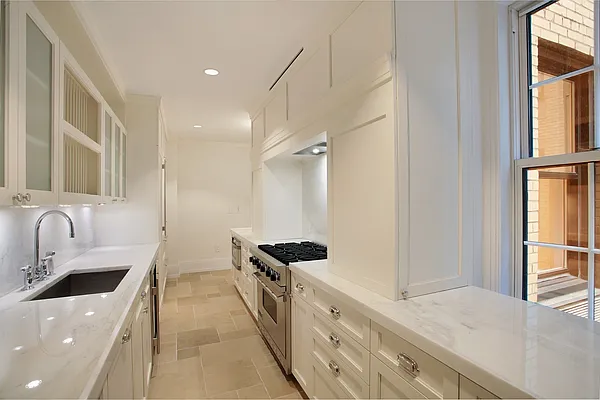Sold by Corcoran | media 23