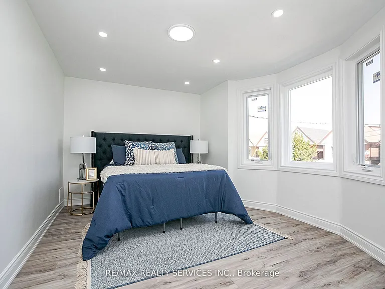 20 Somerset Ave E — Photo 22
