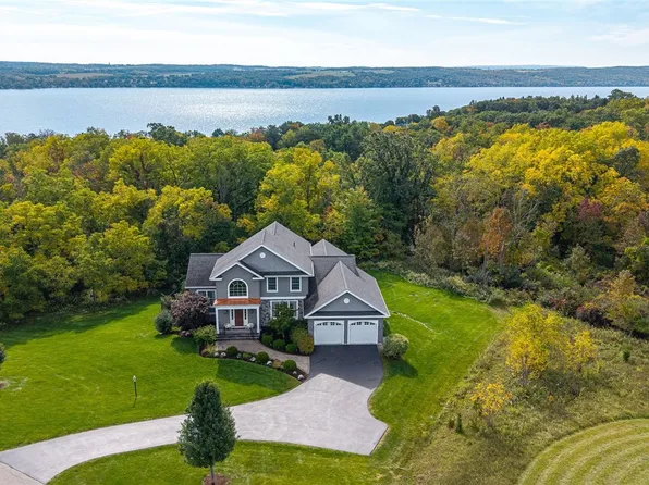 4313 Lake Hill Dr, Canandaigua, NY 14424