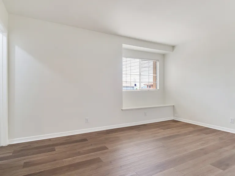 5585 Osborne Ct — Photo 18