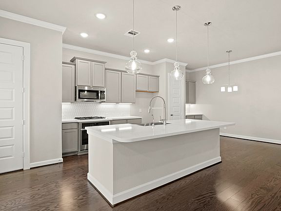 Kitchen with center island