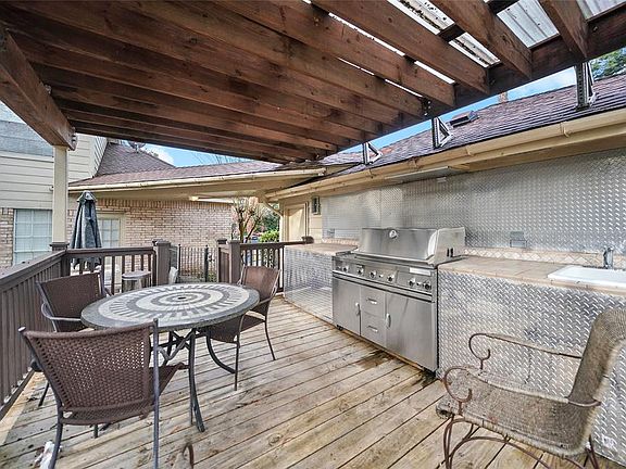 5th image of 8211 Vaulted Pine Dr