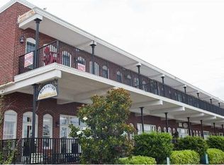 230 Water St, Apalachicola, FL 32320