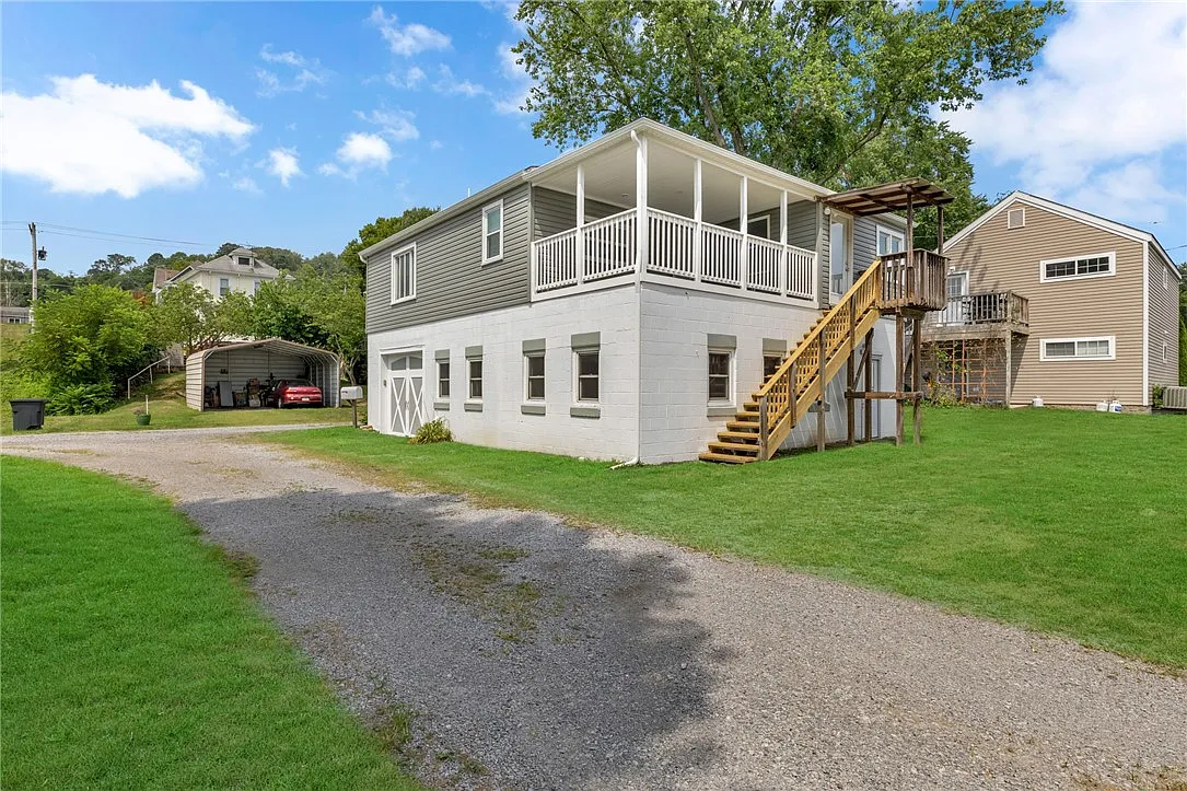 1119 Riverside Dr photo 1
