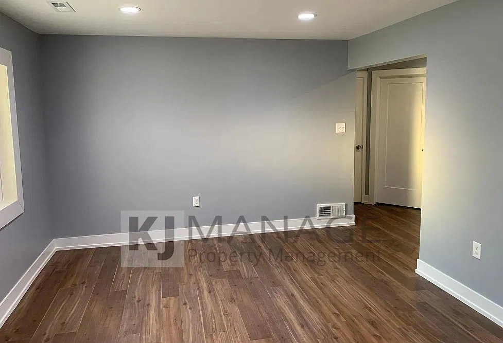 2 bed, 812 sqft, $1,550 — Photo 3