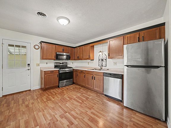 5th image of 2420 S 14th St