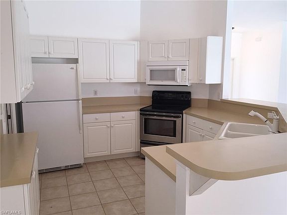 5th image of 4118 SW 17th Pl