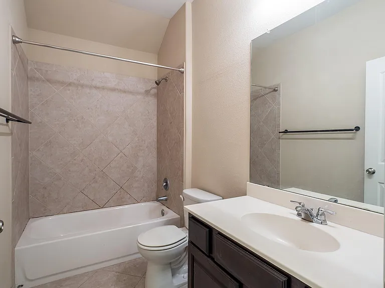 9509 Sydney Marilyn Ln — Photo 6