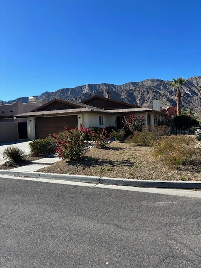 Low in La Quinta Cove — Photo 1