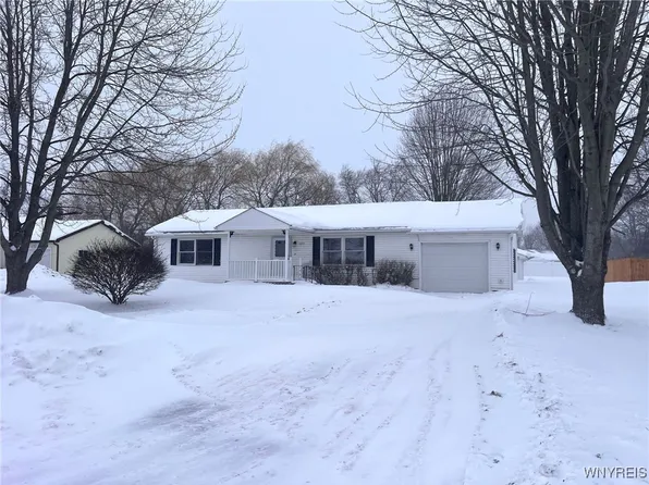 3207 Northway Dr, Sanborn, NY 14132