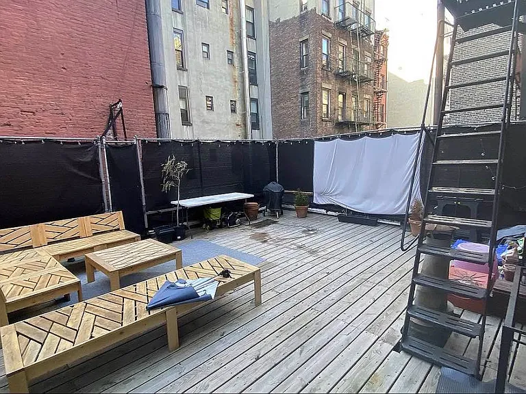93 Allen St #2 — Photo 10