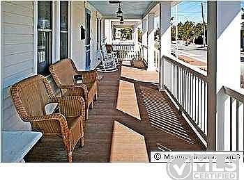 5th image of 810 S Atlantic Ave