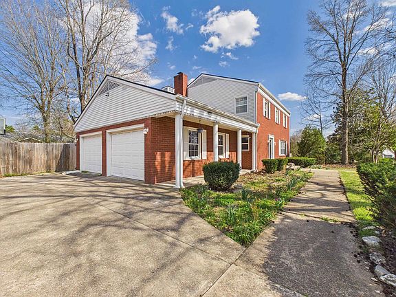 4th image of 1920 Fuller St