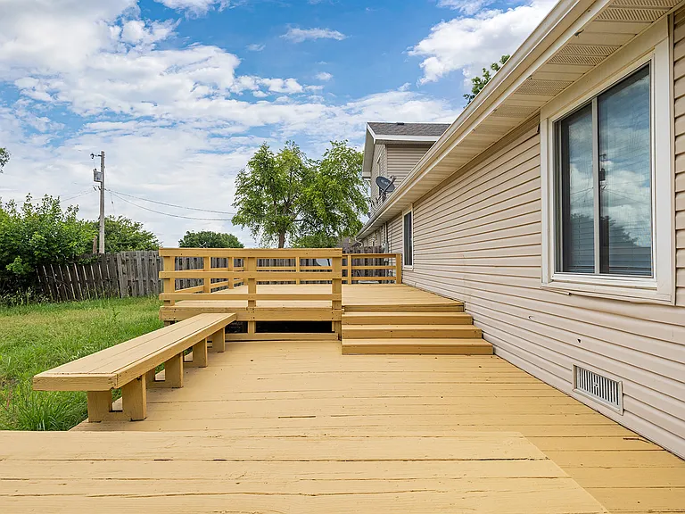 3753 N Pickwick Ave — Photo 4
