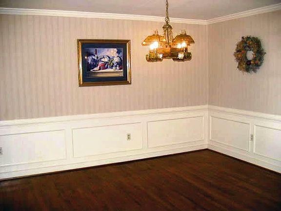 Formal Dining In Traditional Style Picture Frame, Crown and Chair Rail Enchace