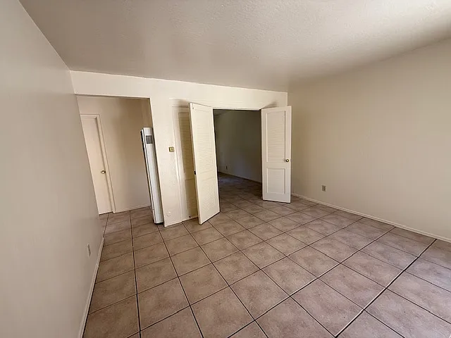 1003 3rd St #5 — Photo 7