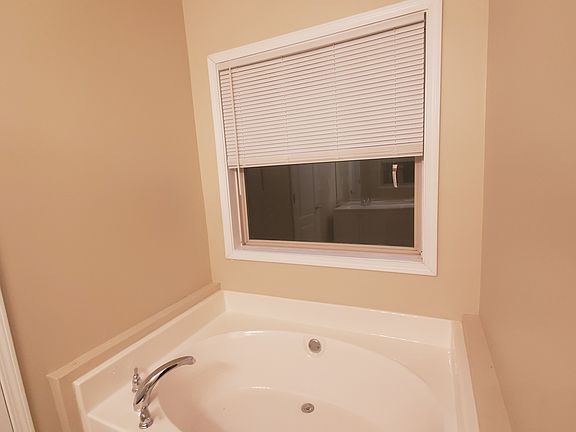 4th image of 1005 Linam St SE