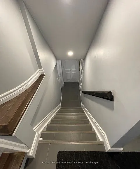 482 Camden Cir #BASEMENT — Photo 3