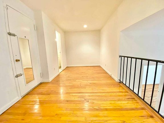 4th image of 246 W 102nd St #2A2