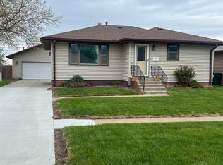 816 Becton St, Columbus, NE 68601