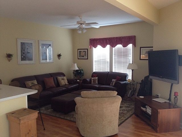 1st image of 612 W Brown St APT E