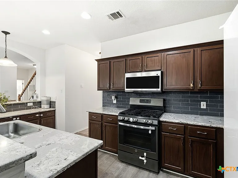 1410 Katie Lynch Dr — Photo 11