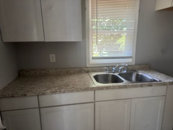 4th image of 140 Thorne Rd