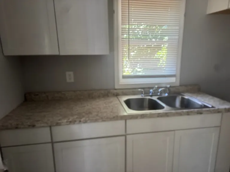 140 Thorne Rd — Photo 4