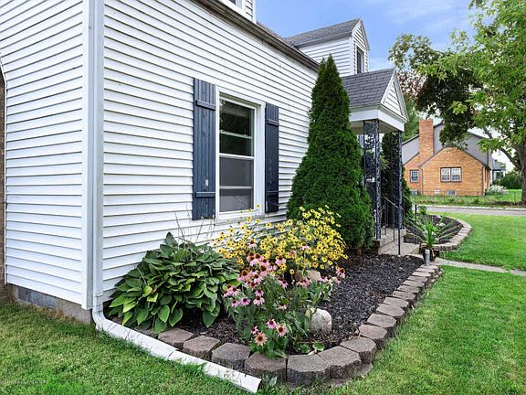 4th image of 1621 W Shiawassee St