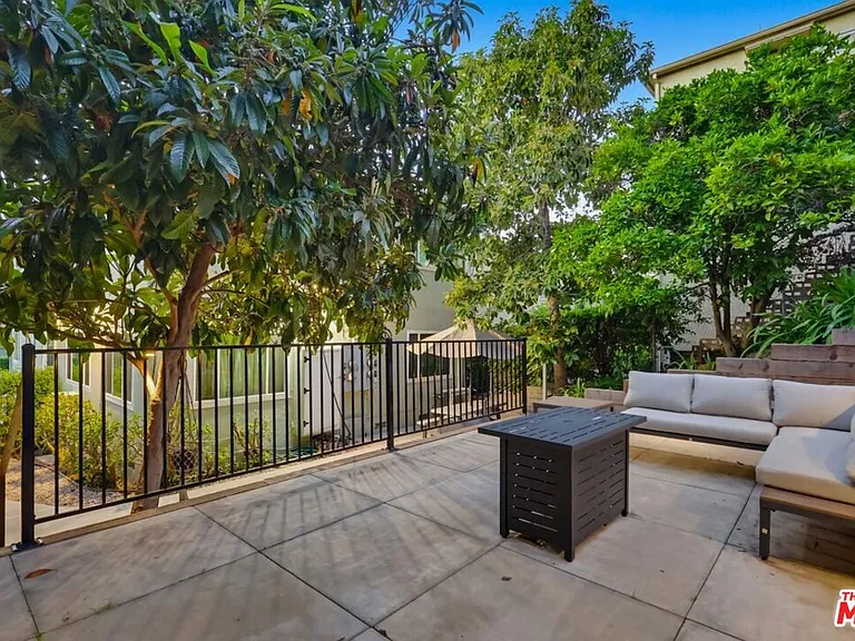 1828 Silver Lake Blvd — Photo 11