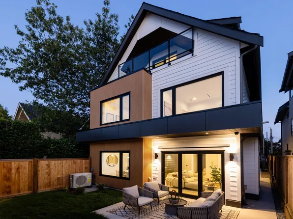 1079 E 14th Ave #2, Vancouver, BC V5T 2P1