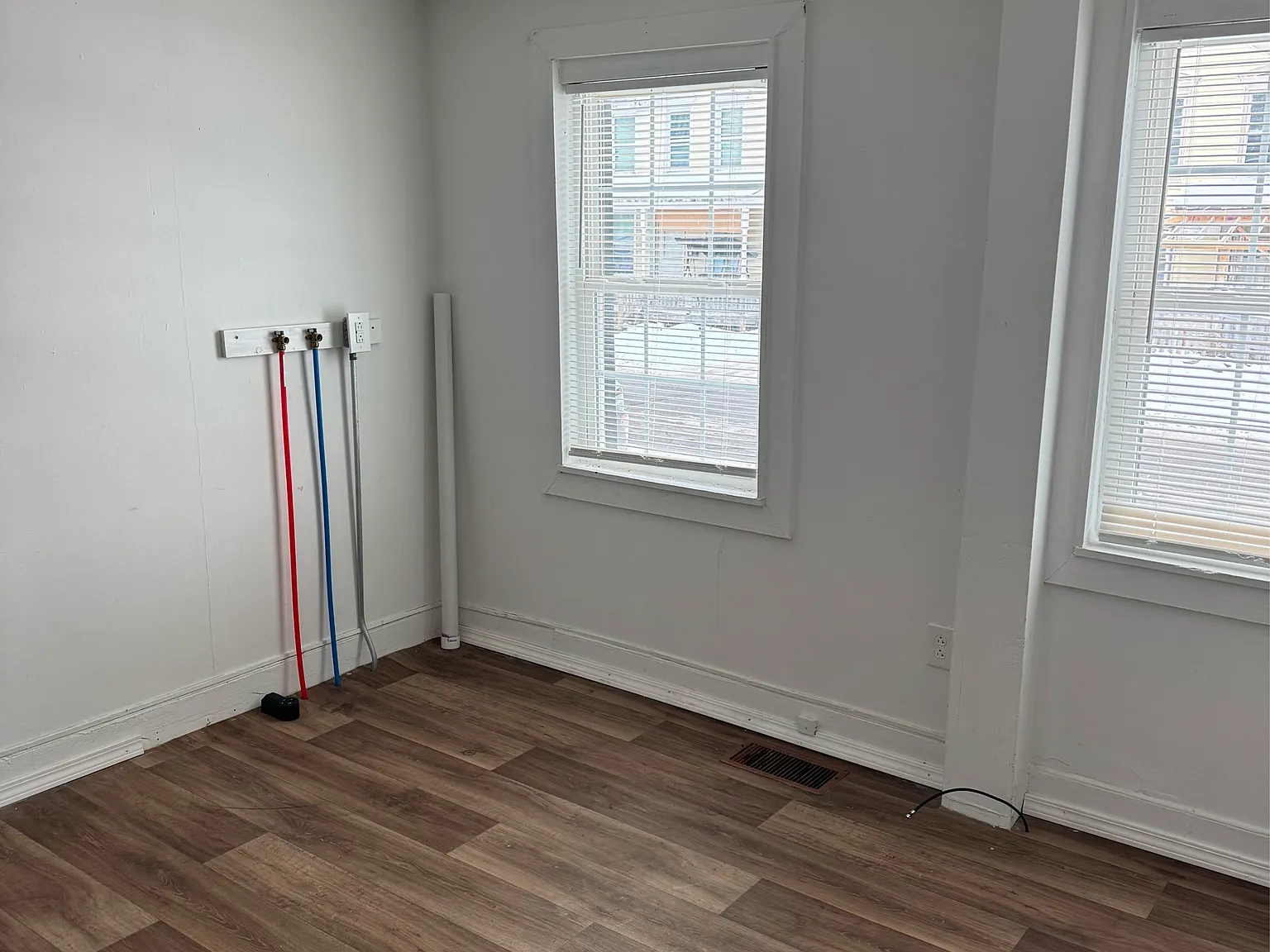 1124 Dudley Avenue - 1 — Photo 1