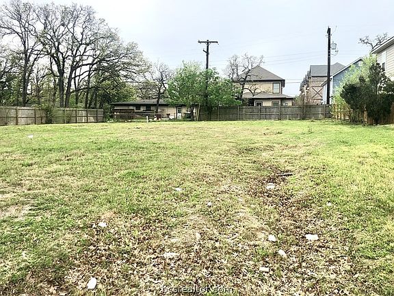 4th image of 4300 Oaklawn St
