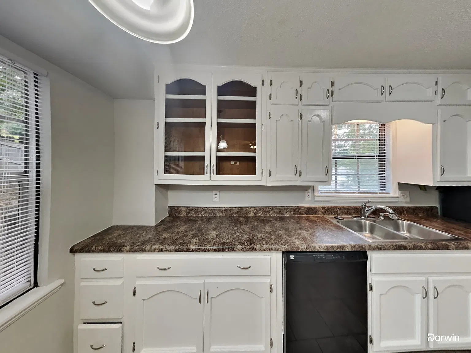 3 bed, 3.0 bath, 1414 sqft, $1,935 — Photo 4