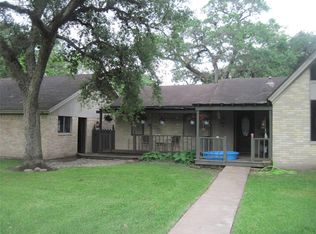 939 County Road 687, Angleton, TX 77515