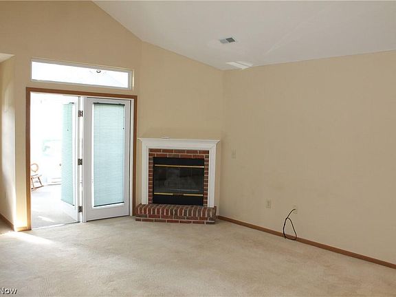 3rd image of 4504 Hunters Chase Ln