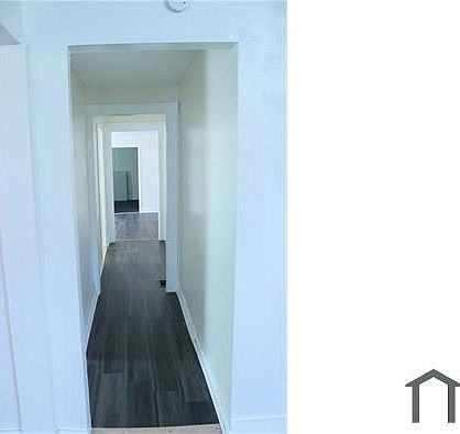 5th image of 388 Smith St