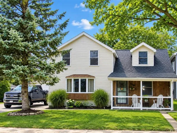214 East Ave, Akron, NY 14001