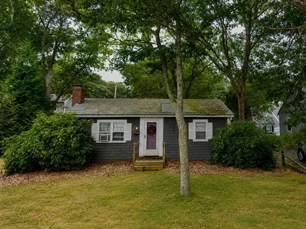 57 Oak St, East Falmouth, MA 02536