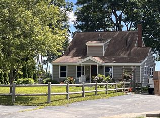 72 Maquoit Dr, Freeport, ME 04032