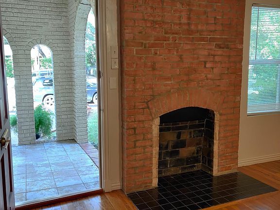 Front entryway with covered porch